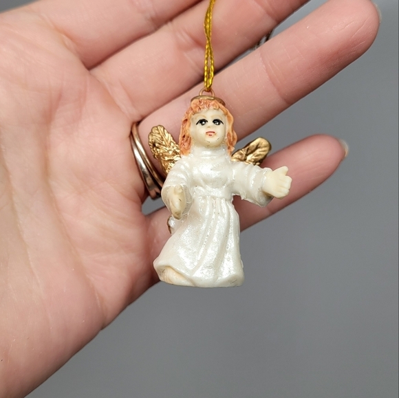 Vintage 1990s Mini Angel Ornaments set of 5 Christmas Angels Holiday Tree Holly - Picture 6 of 11
